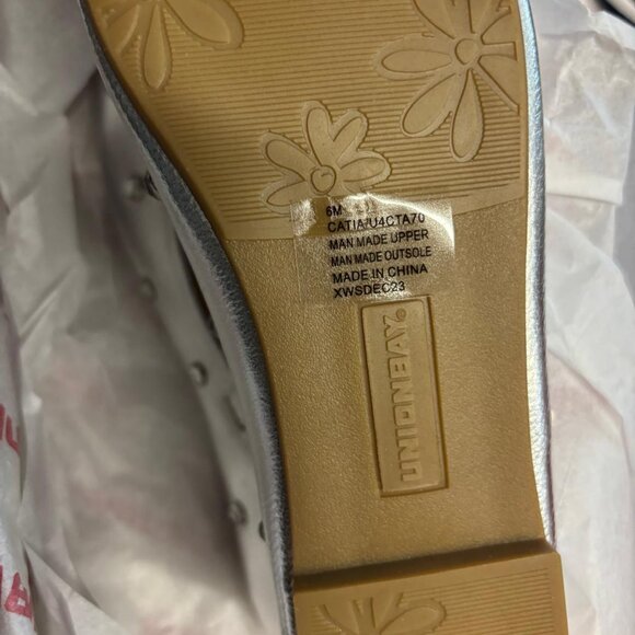 Unionbay Women's Catia Jeweled Mary Jane Flats – Silver,  US Size 6M (Style #U4C - Picture 6 of 7